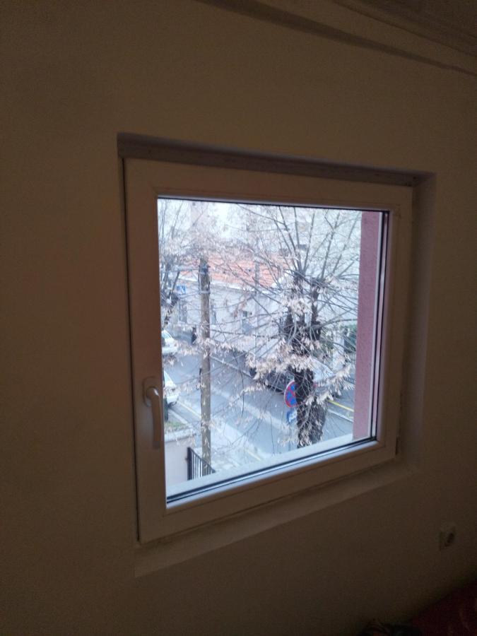 Small Apartment Private Bathroom Strong Wi-Fi Belgrade Exterior photo