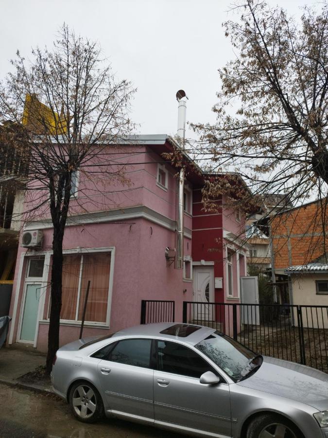 Small Apartment Private Bathroom Strong Wi-Fi Belgrade Exterior photo