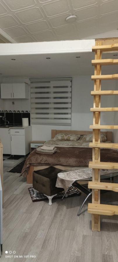 Small Apartment Private Bathroom Strong Wi-Fi Belgrade Exterior photo